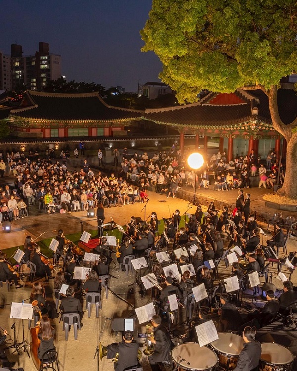 ▲Image of the first performance in front of Gwandeokjeong Pavilion on May 6th.